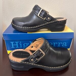 Women’s leather clogs